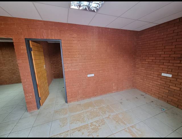 432M² WAREHOUSE TO LET IN ORMONDE